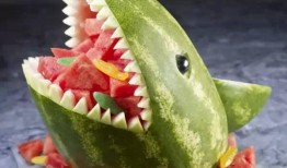 山鬼吃瓜,探寻神秘山野间的奇幻传说