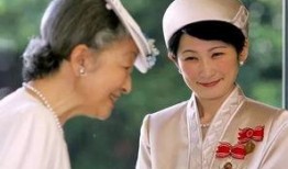 宫斗大戏吃瓜群众,吃瓜群众揭秘宫斗大戏背后的真相