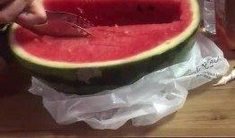 宿舍吃瓜恐怖,揭秘校园恐怖事件背后的真相