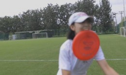 快手飞盘挑战吃瓜,吃瓜群众变身运动达人