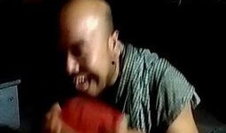 猥琐吃瓜女,猥琐吃瓜女生的逆袭传奇