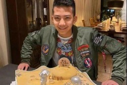 胡军吃自己的瓜,一场意外的瓜田奇遇