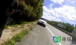 高速公路翻车吃瓜,翻车瞬间，吃瓜群众见证生死瞬间