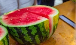 广西吃瓜大学,广西高校学子畅享夏日“吃瓜”盛宴