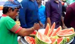 捷克街头吃瓜爆料,吃瓜爆料，揭秘生活百态