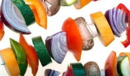 二岁的宝宝可以吃蜜瓜吗,二岁宝宝能否食用蜜瓜的探讨