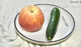 吃苹果和哈密瓜哪个好,营养与口感大比拼，哪个更胜一筹？”